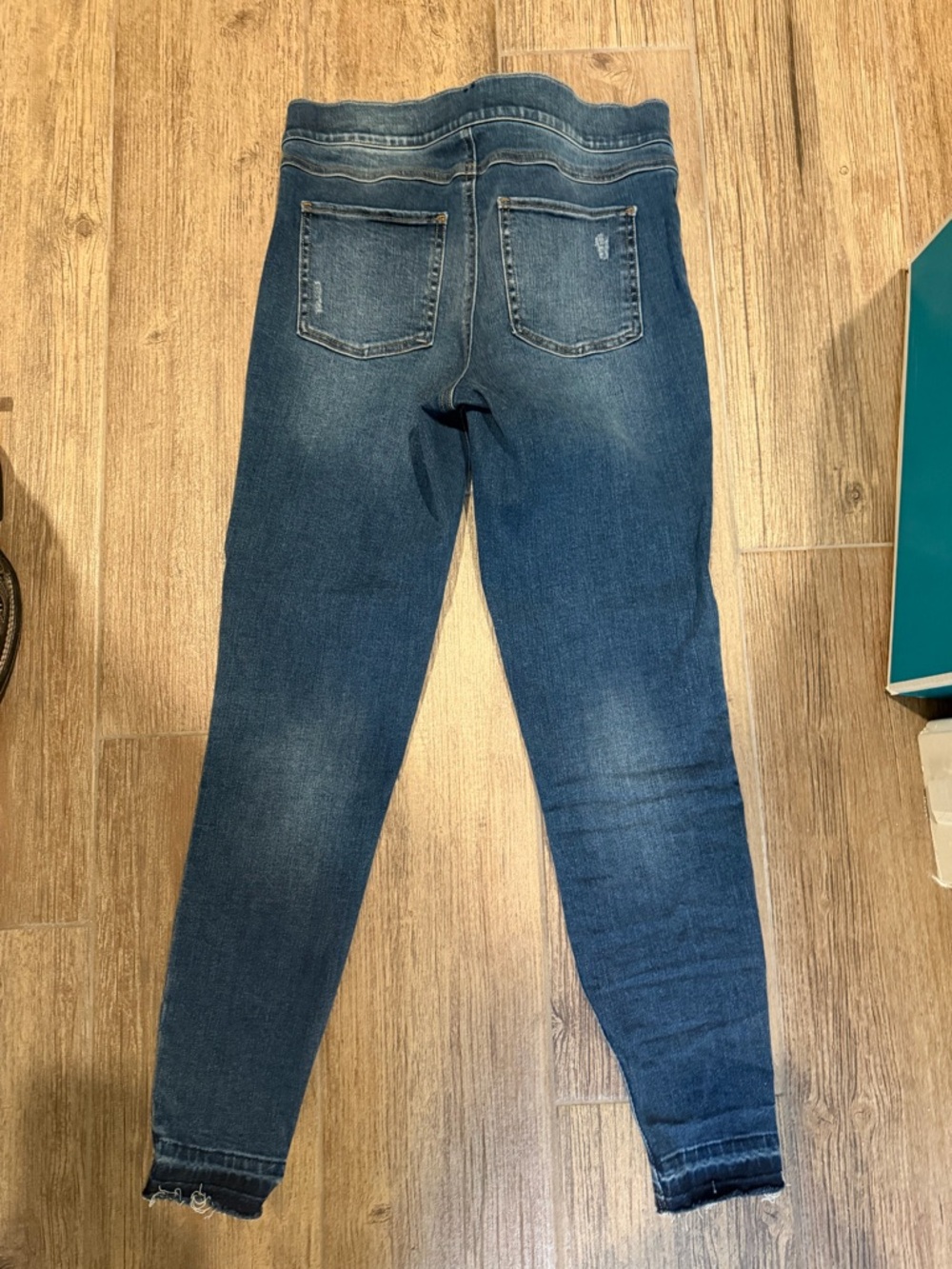 SPANX Dark Blue Stretch Jeggings with Back Pockets size medium like new